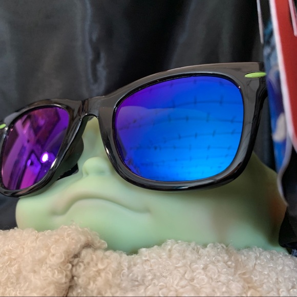 NWT Star Wars Yoda Wayfarer Mirror lens Sunglasses - Picture 4 of 9